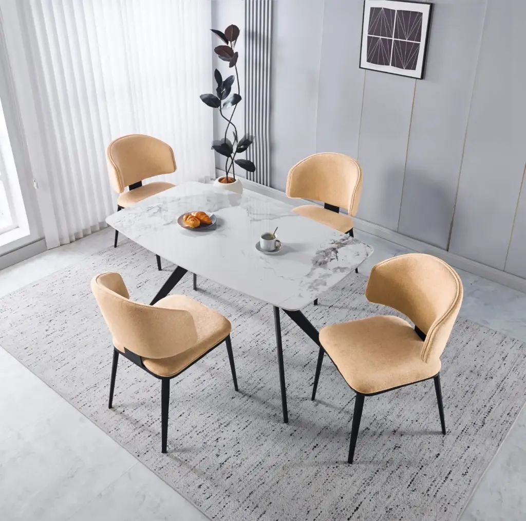 Dining Table + 4 Chairs