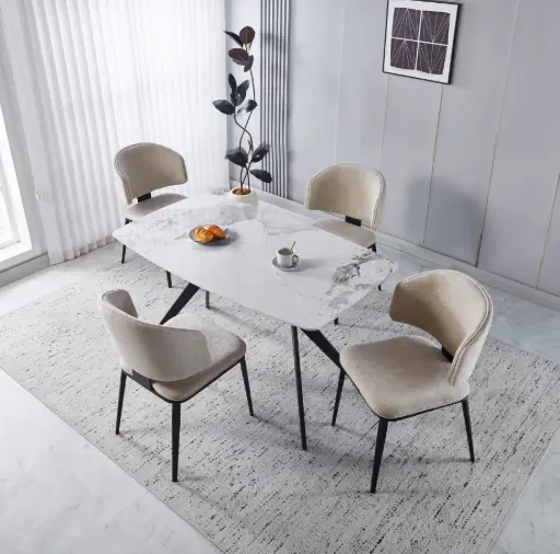 Dining Table + 4 Chairs 